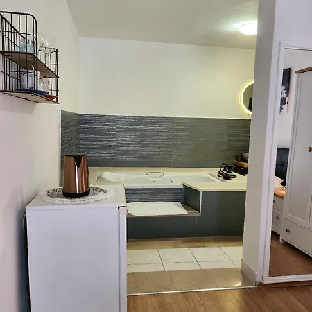Apartment And Napoli Bol
